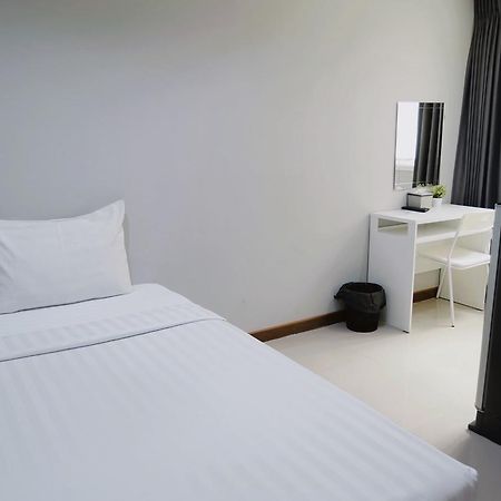 S44Room Бангкок Екстер'єр фото